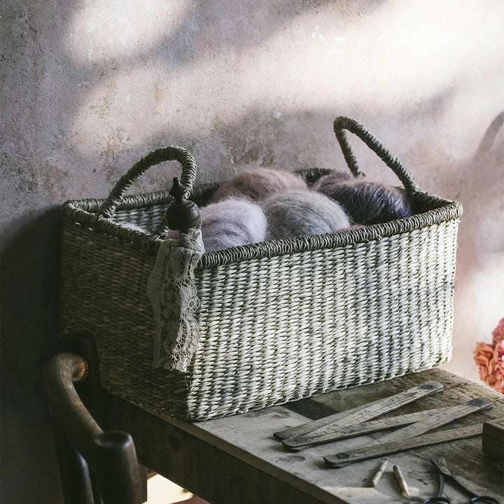 IGNITE TRADERS - Handwoven Seagrass Everything Basket