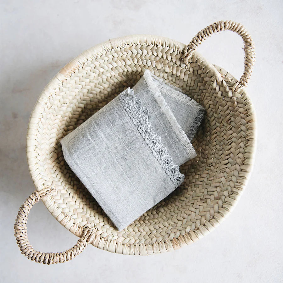 IGNITE TRADERS - Small Woven Palm Leaf Tray