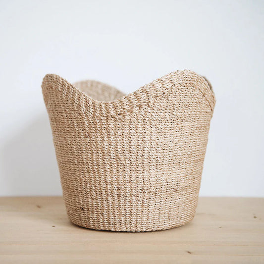 IGNITE TRADERS - Woven Scallop Basket - Natural